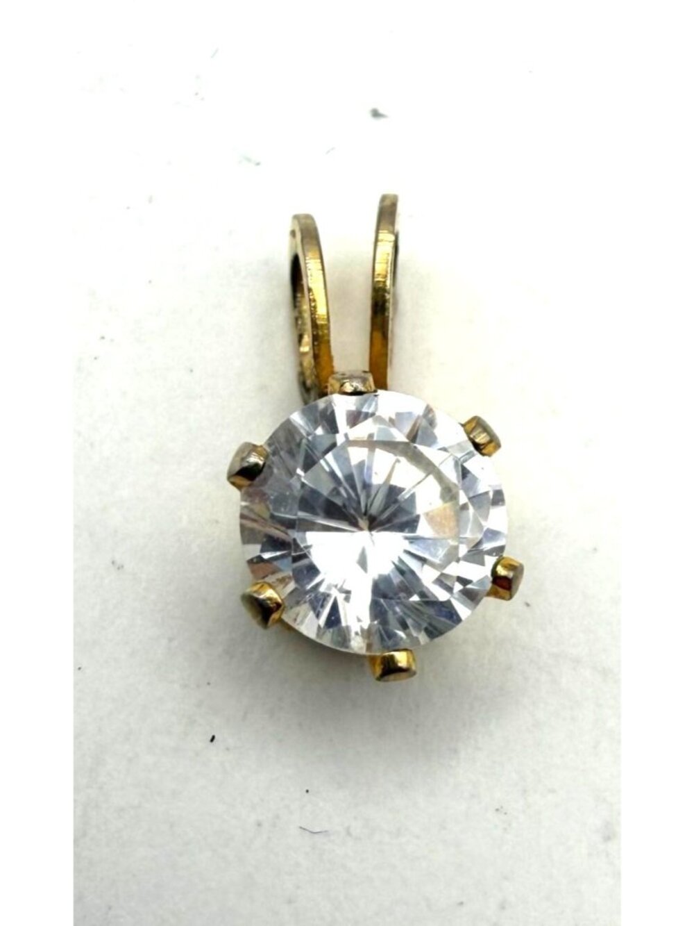 Round Cut Clear Stone Pendant Gold Tone Solitaire Style Necklace Charm